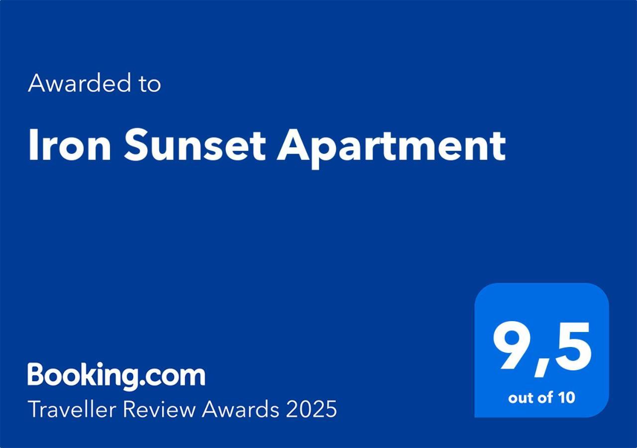 Iron Sunset Apartment Varsovia Exterior foto